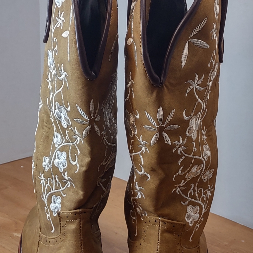 Embroidered Floral Cowboy Boots - Picture 4 of 5
